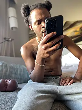 MobyDxck online show from December 2024 08:10:02 PM