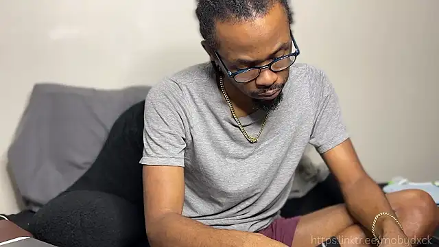 Snapshot of MobyDxck chatting on February 2026 06:33:02 AM MobyDxck online show from February 2026 06:33:02 AM