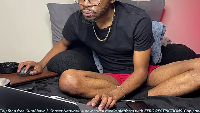 Snapshot of MobyDxck chatting on March 2026 04:17:02 AM MobyDxck online show from March 2026 04:17:02 AM