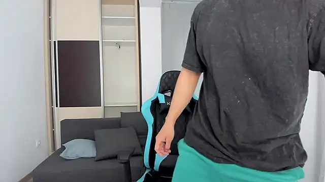 Snapshot of MatMalonne chatting on November 2025 08:37:02 AM MatMalonne online show from November 2025 08:37:02 AM