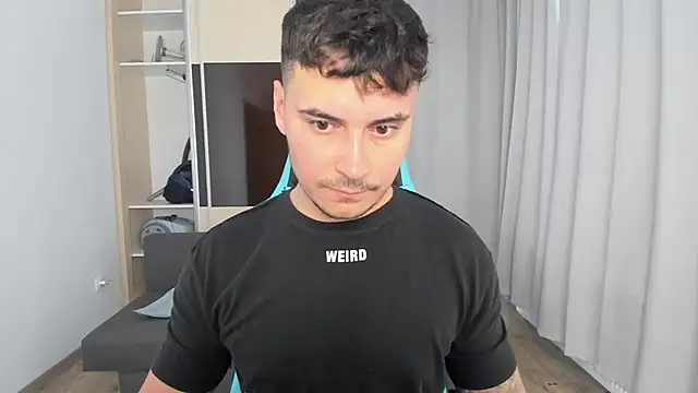 Snapshot of MatMalonne chatting on November 2025 01:22:01 PM MatMalonne online show from November 2025 01:22:01 PM