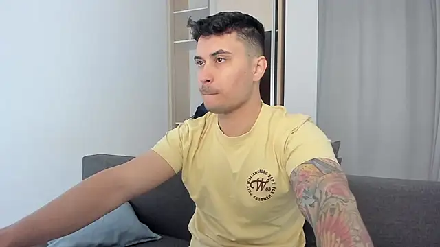 Snapshot of MatMalonne chatting on November 2025 07:08:02 AM MatMalonne online show from November 2025 07:08:02 AM