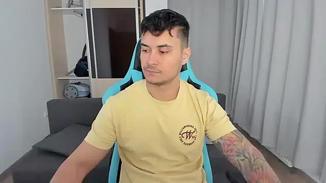 Snapshot of MatMalonne chatting on November 2025 06:00:02 AM MatMalonne online show from November 2025 06:00:02 AM