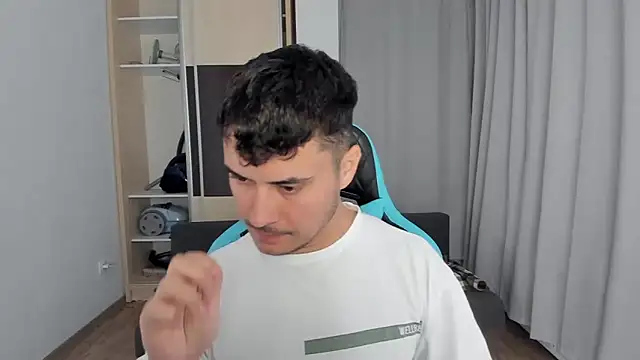 Snapshot of MatMalonne chatting on November 2025 05:19:01 PM MatMalonne online show from November 2025 05:19:01 PM