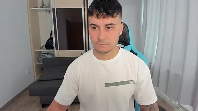 Snapshot of MatMalonne chatting on November 2025 09:41:02 AM MatMalonne online show from November 2025 09:41:02 AM