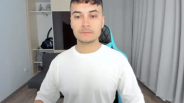 Snapshot of MatMalonne chatting on November 2025 06:35:02 AM MatMalonne online show from November 2025 06:35:02 AM