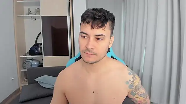 Snapshot of MatMalonne chatting on December 2025 06:55:02 AM MatMalonne online show from December 2025 06:55:02 AM