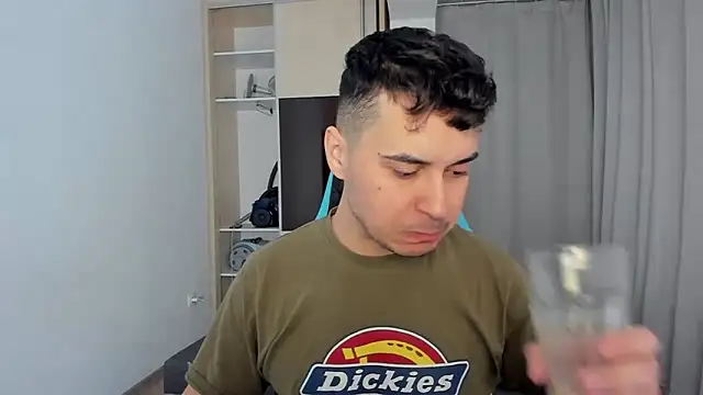 MatMalonne online show from February 2026 05:44:02 AM