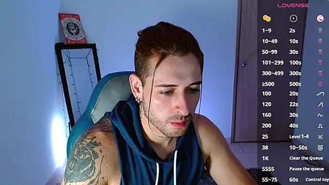 Snapshot of Ares_blue chatting on March 2025 12:19:02 PM Ares blue online show from March 2025 12:19:02 PM