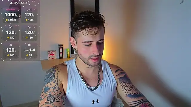 Snapshot of Ares_blue chatting on September 2025 12:05:02 PM Ares blue online show from September 2025 12:05:02 PM