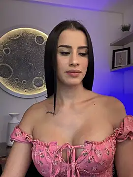 Snapshot of SarahhSmitth1 chatting on February 2025 10:14:02 PM SarahhSmitth1 online show from February 2025 10:14:02 PM