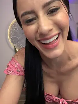 Snapshot of SarahhSmitth1 chatting on March 2025 02:37:02 AM SarahhSmitth1 online show from March 2025 02:37:02 AM
