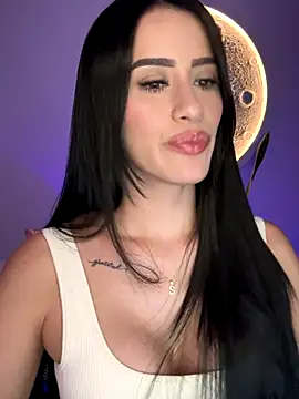 Snapshot of SarahhSmitth1 chatting on September 2025 12:32:01 AM SarahhSmitth1 online show from September 2025 12:32:01 AM