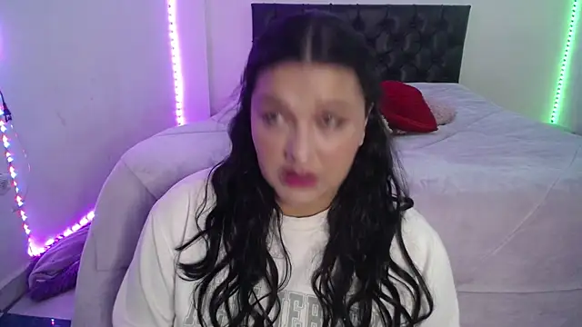 Laurenkenner  online show from May 2026 06:48:02 PM