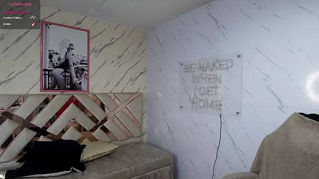 Snapshot of Tomoe_b chatting on January 2025 03:32:02 AM Tomoe b online show from January 2025 03:32:02 AM