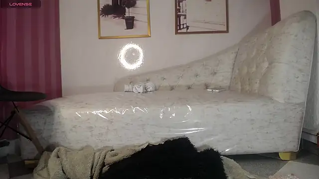 Snapshot of Tomoe_b chatting on January 2025 11:56:02 PM Tomoe b online show from January 2025 11:56:02 PM