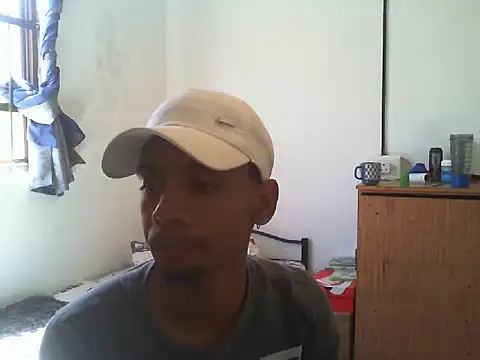 Snapshot of 29YOURZ_28_ chatting on February 2025 01:08:01 PM 29YOURZ 28 online show from February 2025 01:08:01 PM