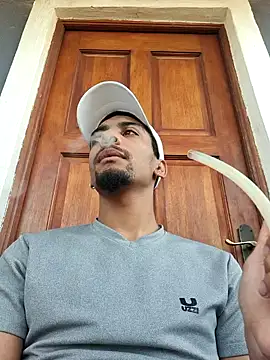 Snapshot of 29YOURZ_28_ chatting on October 2025 03:33:02 PM 29YOURZ 28 online show from October 2025 03:33:02 PM