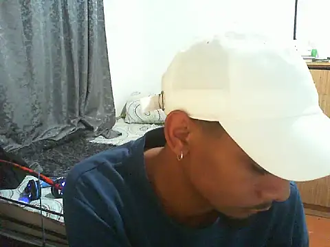 Snapshot of 29YOURZ_28_ chatting on November 2025 07:13:02 PM 29YOURZ 28 online show from November 2025 07:13:02 PM