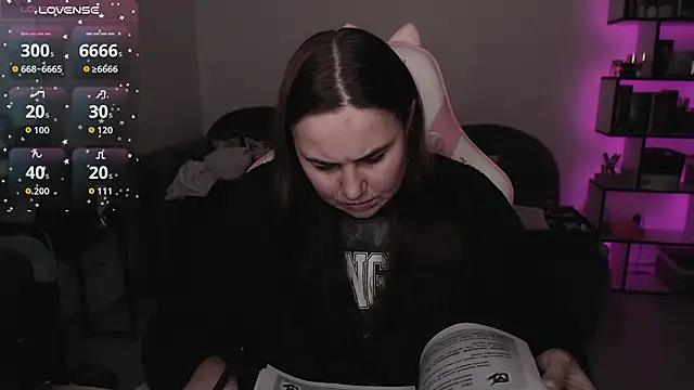 Snapshot of SexyWitch_666 chatting on October 2025 03:20:02 AM SexyWitch 666 online show from October 2025 03:20:02 AM