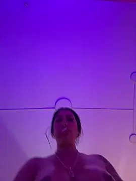 kiim taaylor online show from February 2025 02:52:01 PM