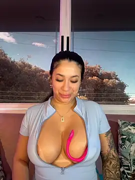 kiim taaylor online show from September 2025 01:01:01 PM