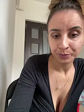 Daisyforyou online show from February 2025 01:00:02 PM