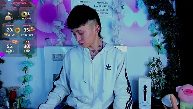 Snapshot of juniior_2311_ chatting on January 2025 10:23:01 PM juniior 2311  online show from January 2025 10:23:01 PM