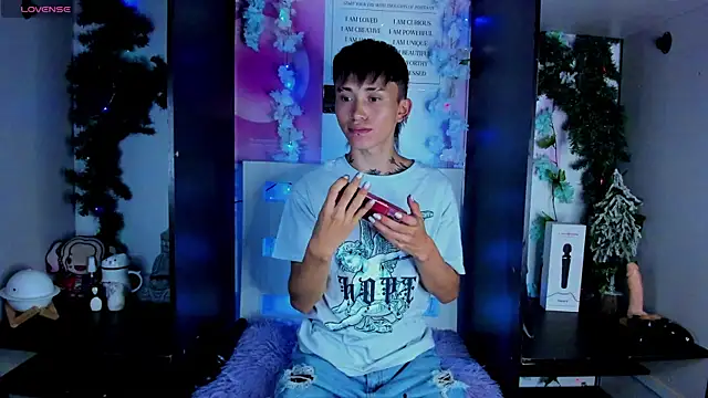 Snapshot of juniior_2311_ chatting on February 2025 12:22:02 AM juniior 2311  online show from February 2025 12:22:02 AM