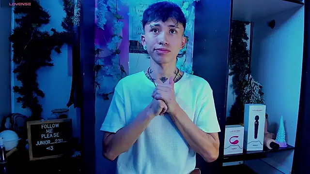 Snapshot of juniior_2311_ chatting on March 2025 08:56:01 PM juniior 2311  online show from March 2025 08:56:01 PM