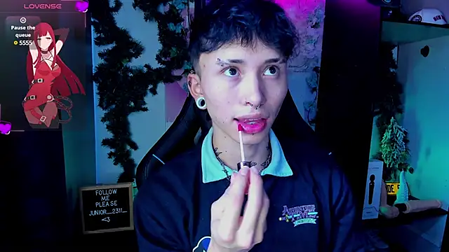 Snapshot of juniior_2311_ chatting on March 2025 06:39:02 PM juniior 2311  online show from March 2025 06:39:02 PM