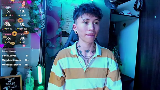 Snapshot of juniior_2311_ chatting on March 2025 02:23:01 PM juniior 2311  online show from March 2025 02:23:01 PM