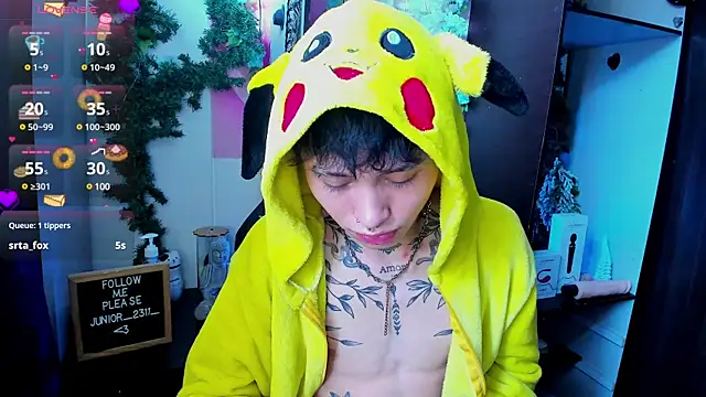 Snapshot of juniior_2311_ chatting on March 2025 12:00:01 PM juniior 2311  online show from March 2025 12:00:01 PM