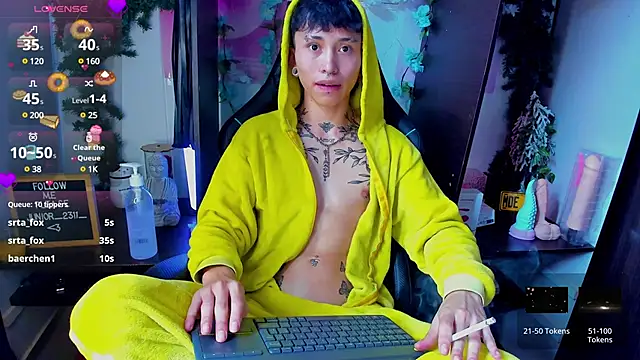 Snapshot of juniior_2311_ chatting on March 2025 03:04:02 PM juniior 2311  online show from March 2025 03:04:02 PM