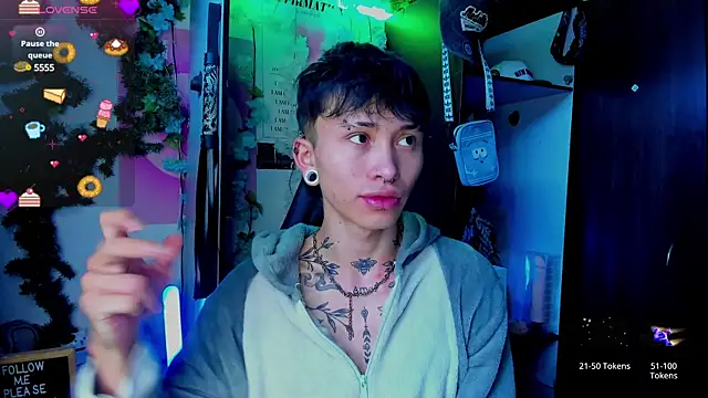 Snapshot of juniior_2311_ chatting on March 2025 12:17:01 PM juniior 2311  online show from March 2025 12:17:01 PM