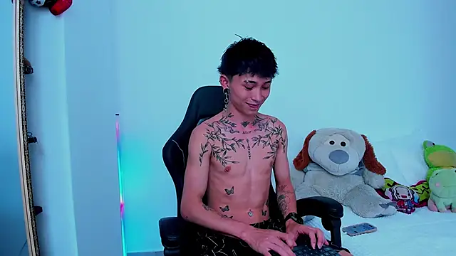 Snapshot of juniior_2311_ chatting on October 2025 06:04:01 PM juniior 2311  online show from October 2025 06:04:01 PM