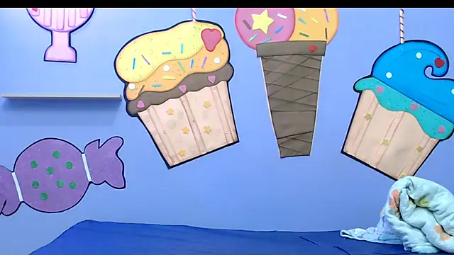 evaleribigtits18 online show from December 2025 07:10:02 PM