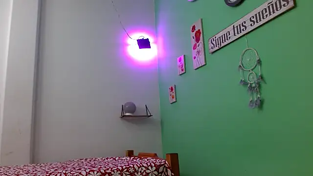 Snapshot of evaleribigtits18 chatting on May 2026 01:03:02 AM evaleribigtits18 online show from May 2026 01:03:02 AM