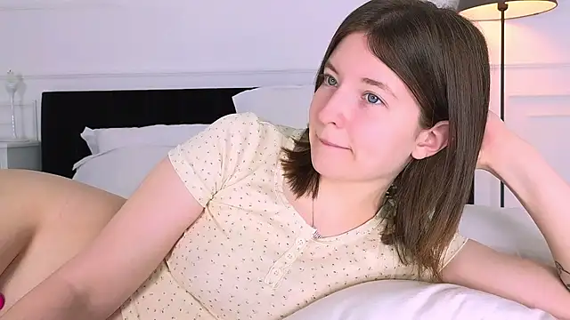 MoonAngelic online show from March 2025 02:42:02 AM