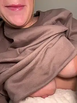 Snapshot of lilylush24 chatting on December 2024 01:08:02 PM lilylush24 online show from December 2024 01:08:02 PM