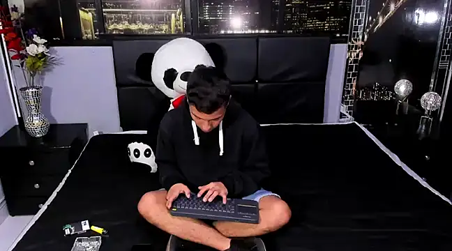 Snapshot of salvadorgomezx chatting on December 2024 10:59:02 PM salvadorgomezx online show from December 2024 10:59:02 PM