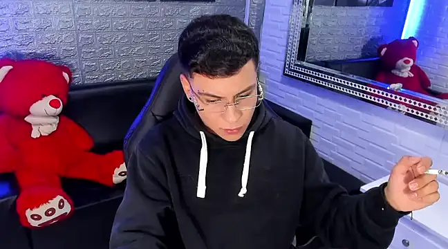 Snapshot of salvadorgomezx chatting on February 2025 03:32:02 AM salvadorgomezx online show from February 2025 03:32:02 AM