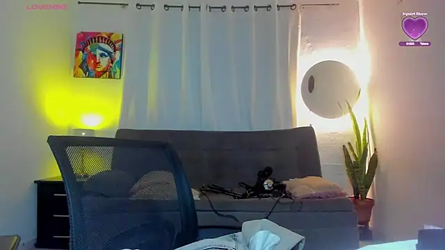 Snapshot of Sophie_sweett19 chatting on February 2026 03:39:01 AM Sophie sweett19 online show from February 2026 03:39:01 AM