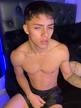 Snapshot of James1lee_ chatting on January 2025 03:43:02 AM James1lee online show from January 2025 03:43:02 AM