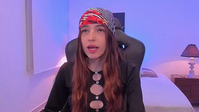 sofiarouge online show from December 2025 07:52:01 PM