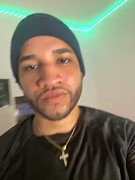 Snapshot of Hyuujhy chatting on November 2025 02:04:01 PM Hyuujhy online show from November 2025 02:04:01 PM