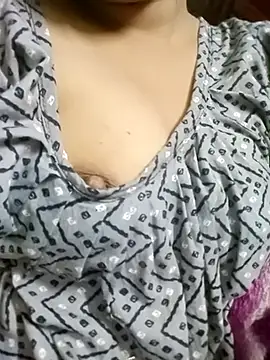 Snapshot of Arohi_is_Live chatting on March 2025 01:07:02 PM Arohi is Live online show from March 2025 01:07:02 PM