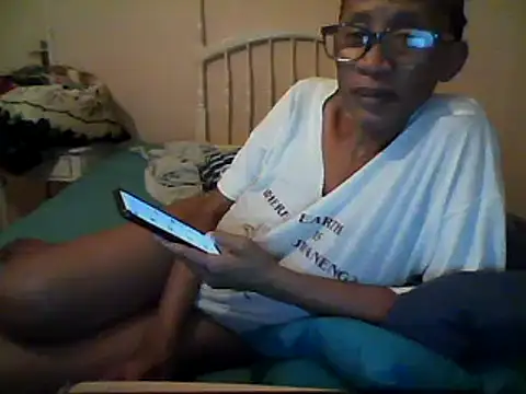 Snapshot of bustybillies chatting on February 2025 07:54:02 PM bustybillies online show from February 2025 07:54:02 PM
