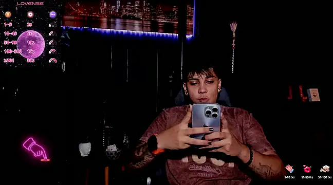 Snapshot of ZhoeStrong chatting on February 2025 09:37:02 PM ZhoeStrong online show from February 2025 09:37:02 PM