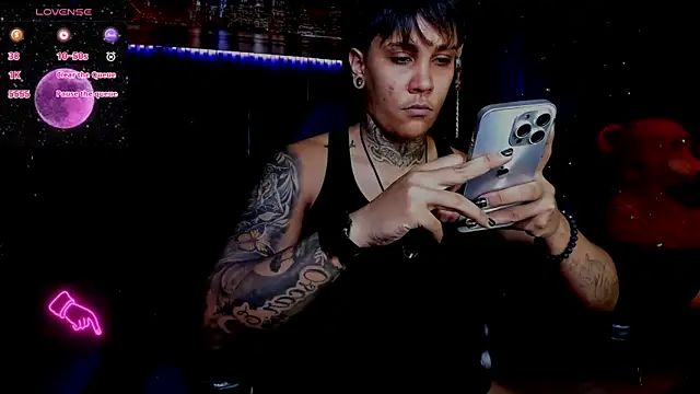 Snapshot of ZhoeStrong chatting on March 2025 01:39:01 AM ZhoeStrong online show from March 2025 01:39:01 AM